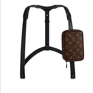 100% authentic Louis Vuitton Utility bag unisex!